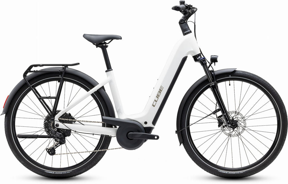 Cube Touring Hybrid ONE 600 Wh E-Trekkingbike Easy Entry 28" metallicwhite´n´chrome